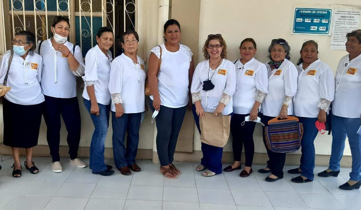 Realiza Mujeres en Acción colecta de juguetes para llevar a los niños que menos tienen.