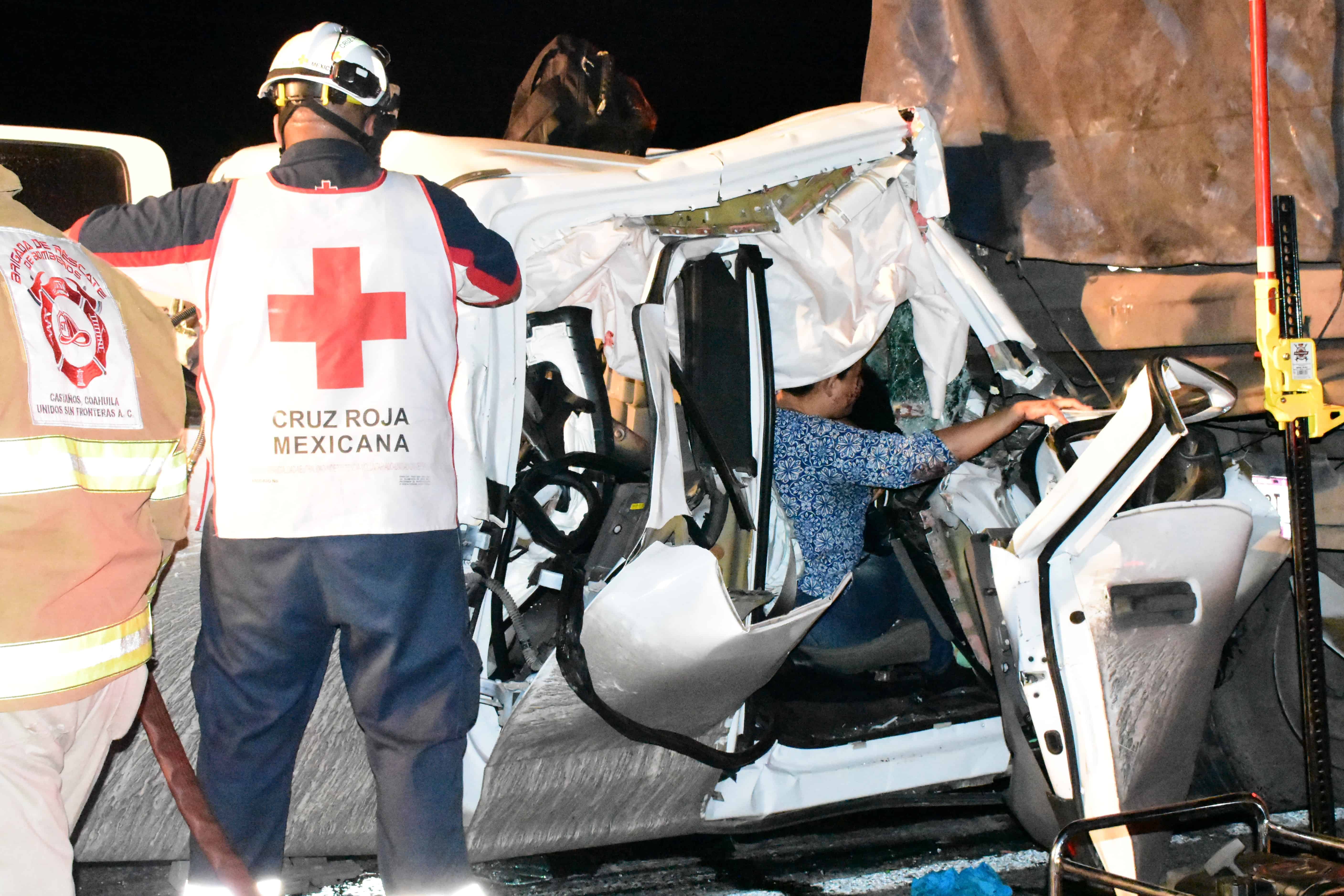 Choque mata a 2 migrantes 