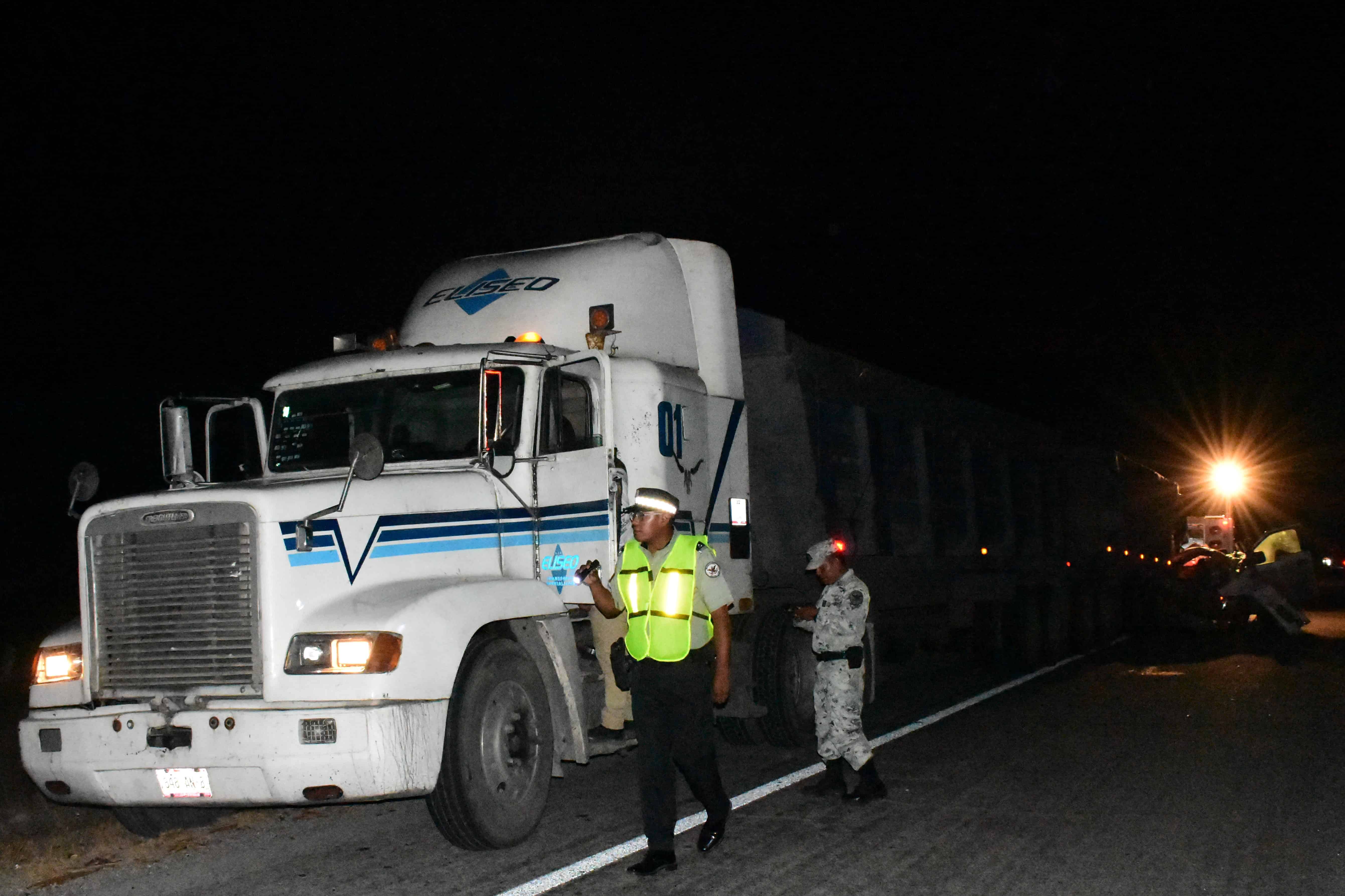Choque mata a 2 migrantes 