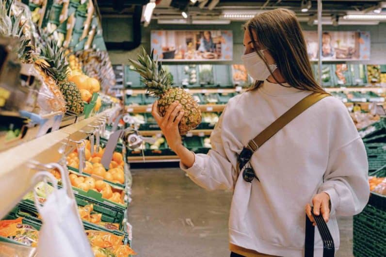 Erróneo fijar precios a productos de la canasta básica.