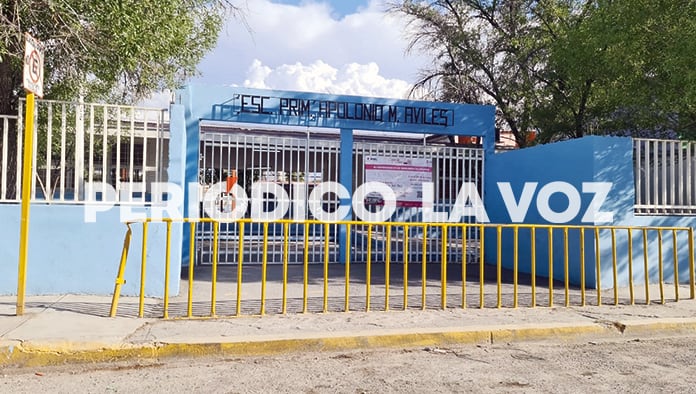 Una madre de familia evitó que el niño fuera sustraído por el solitario delincuente que lo invitó a subir a cambio de darle dulces.