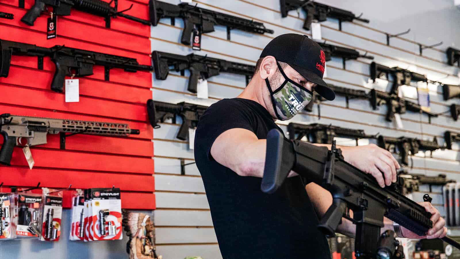 Publican documentos de la demanda contra fabricantes de armas en EU