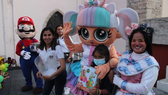 Cuatro Ciénegas: Magno festejo de Beto a niños