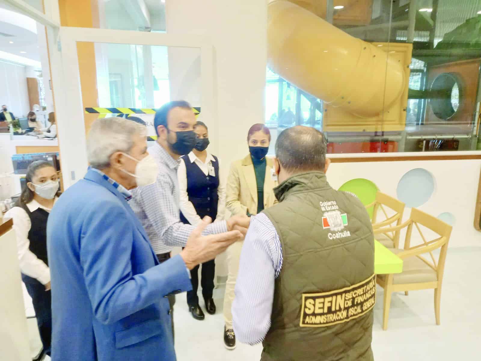 También afirmó que desde el fin de semana estuvieron visitando y verificando establecimientos de comida rápida.