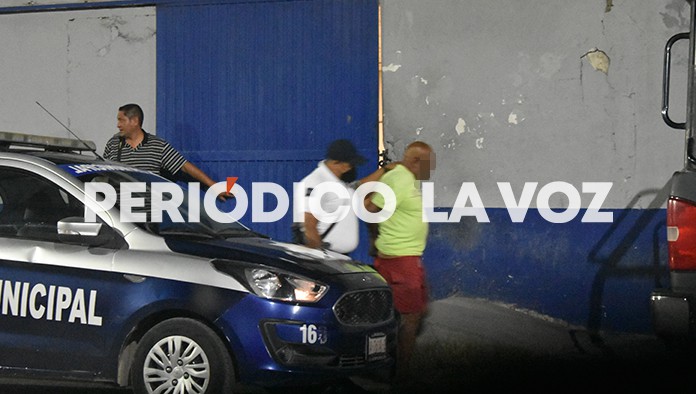 Los amigos terminaron la parranda en las celdas municipales.