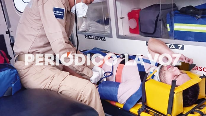 Manda a ‘volar’ a motociclista