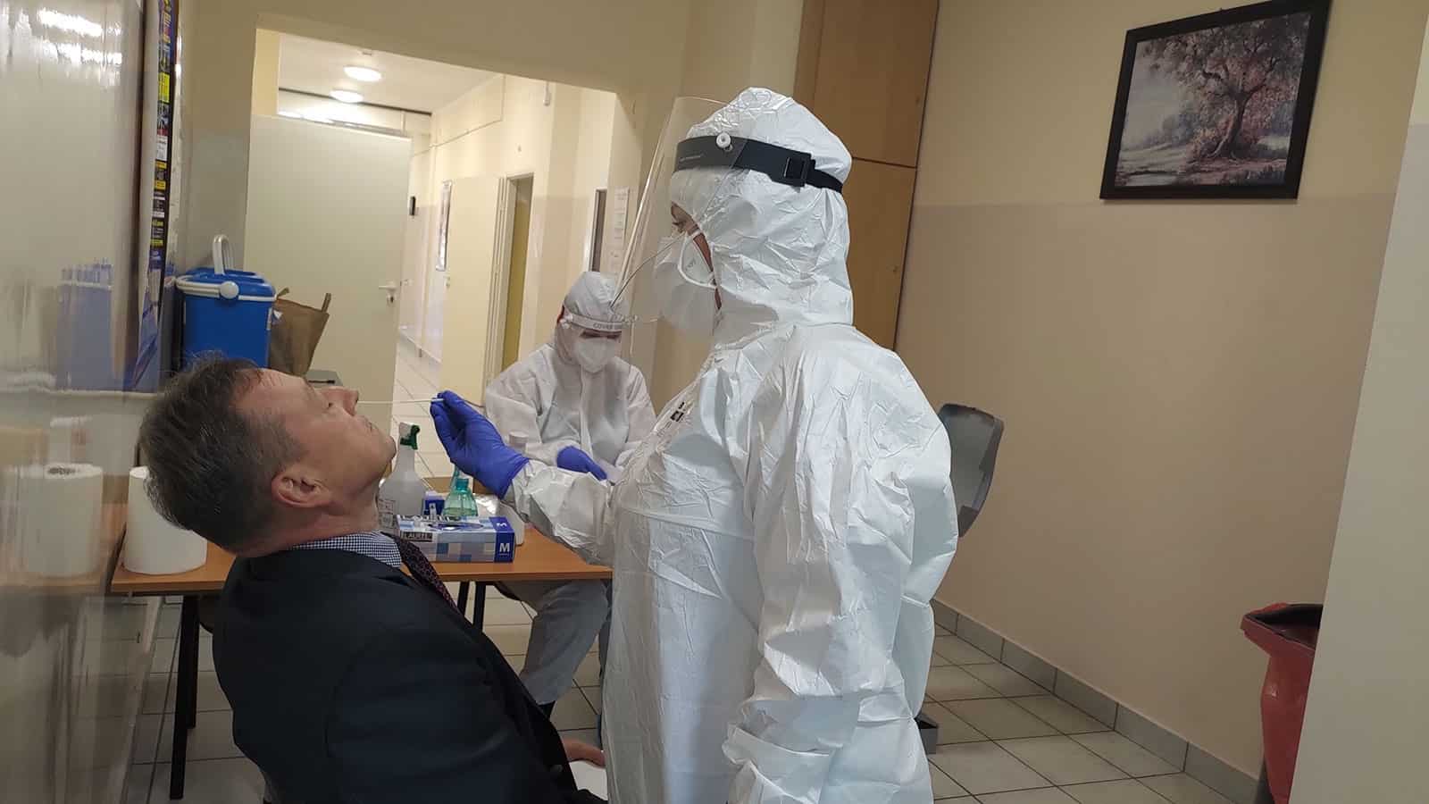 Solo tres personas se hicieron la prueba Covid en el Hospital Amparo Pape.