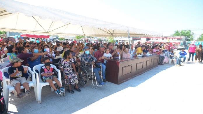 Frontera: Honran a los niños en su día