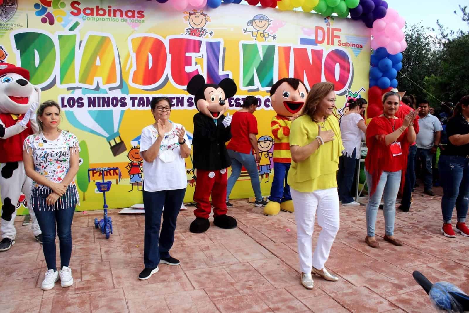 La Alcaldesa Diana Haro cerró los festejos del día del niño con un bonito festival.