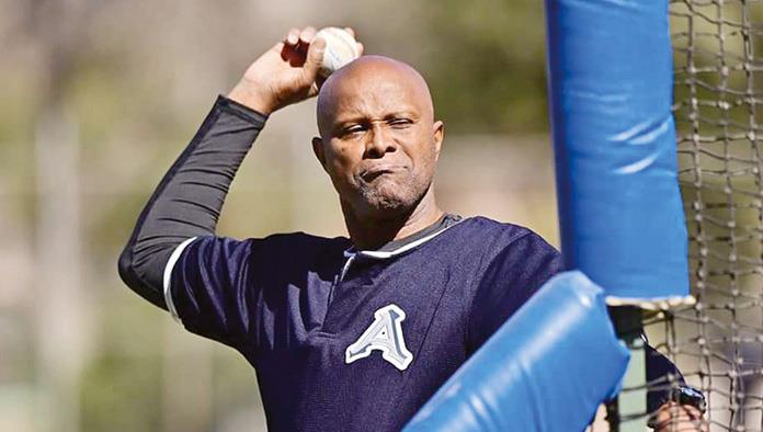 Stan Kyles causa baja de Acereros