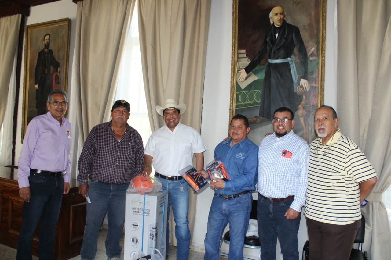 En  la visita cordial se expusieron temas de los burócratas.