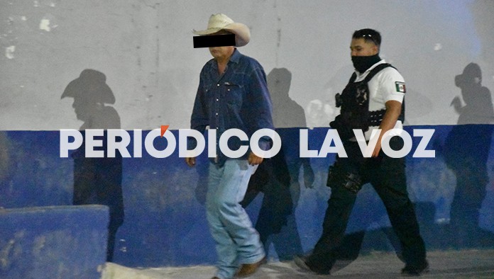Por no respetar una luz roja, Juan Mario fue remitido a las celdas municipales.