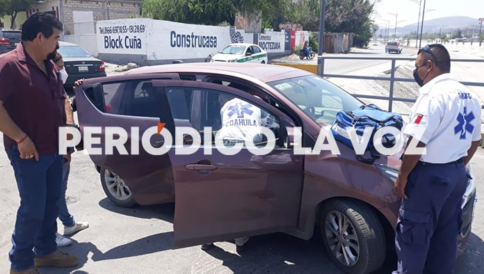 El conductor de la Chevrolet no guardó su distancia al quererse incorporar sobre el puente de la Progreso.