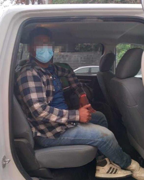 Rescatan a migrante en el desierto de Texas