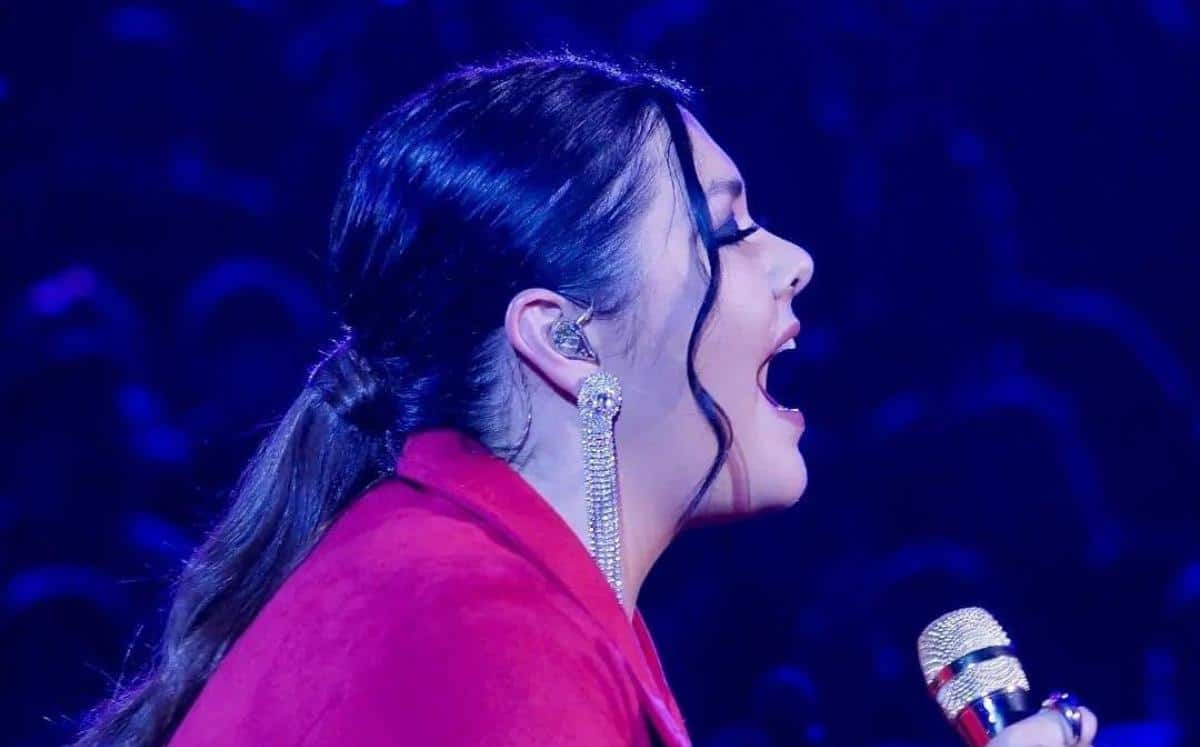Yuridia arremete contra equipo de sonido en Aguascalientes