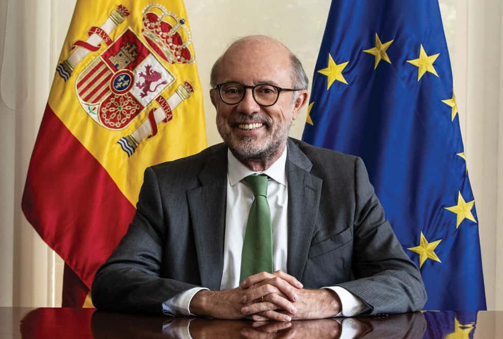 Embajador de España pide mirar hacia el futuro en las relaciones bilaterales
