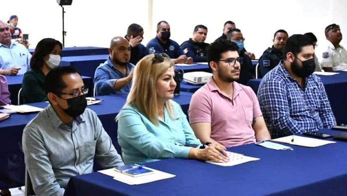 Capacitan a jueces calificadores