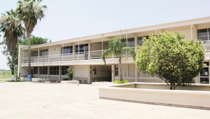 Frontera: Gestiona Piña preparatoria de UA de C