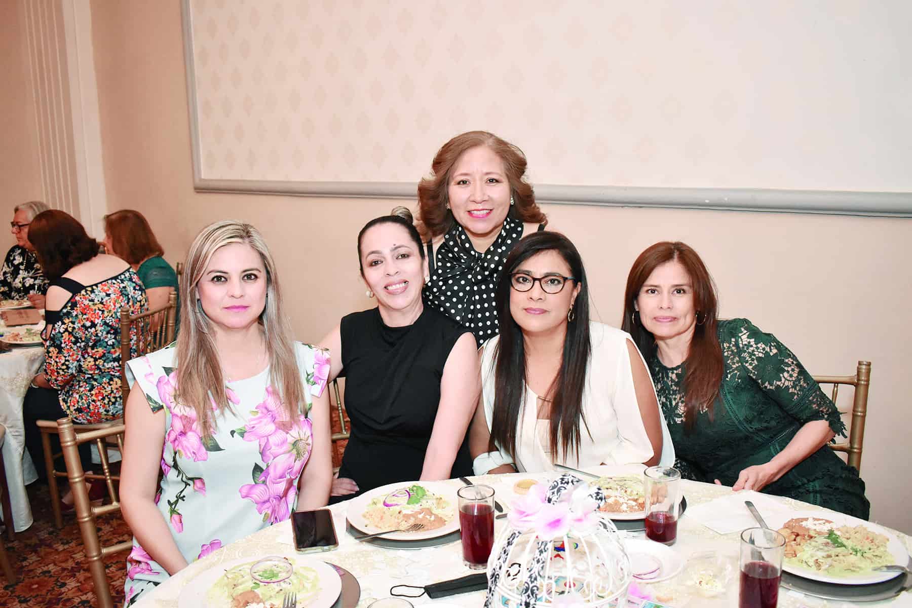 Rosa Idalia celebra su cumpleaños