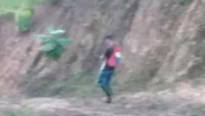 Linchan al violador y asesino de una menor; logró enviar una foto del agresor