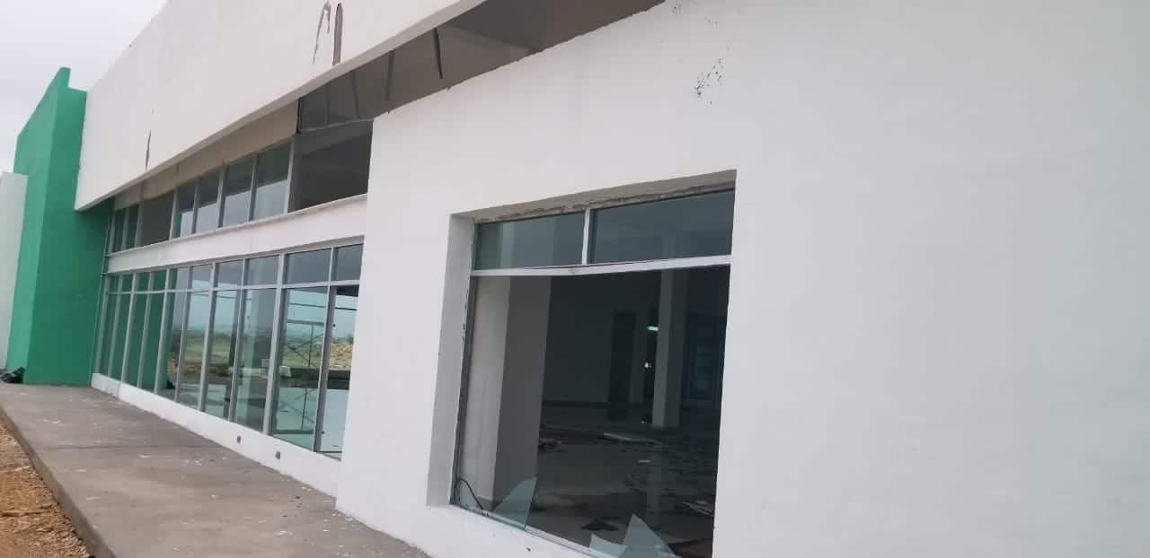 Retrasa tormenta entrega de aulas en la UTCA