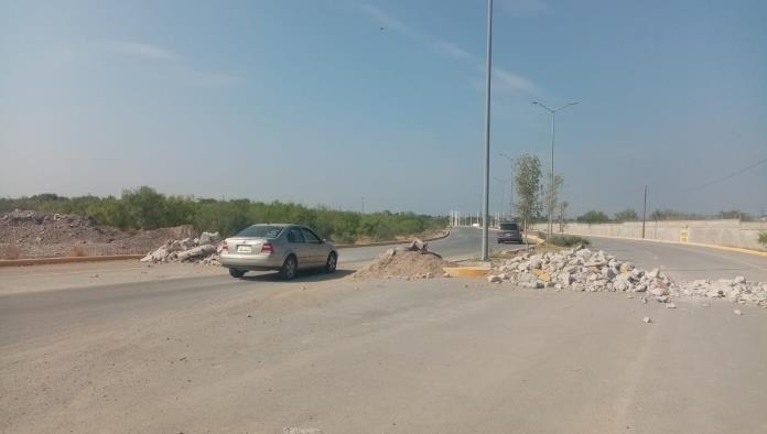Invaden con bulevar propiedad privada
