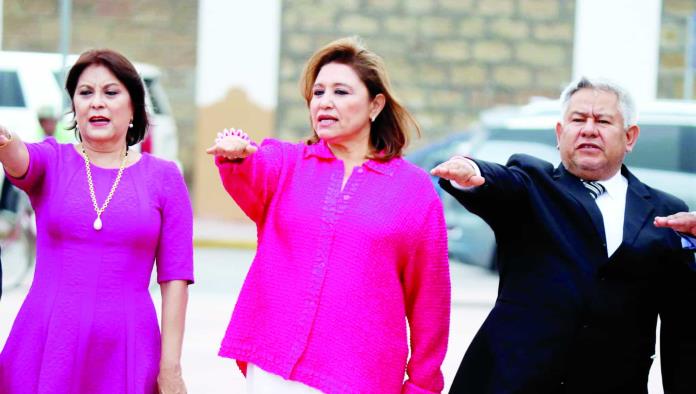Alcaldesa de Sabinas encabeza ceremonia cívica