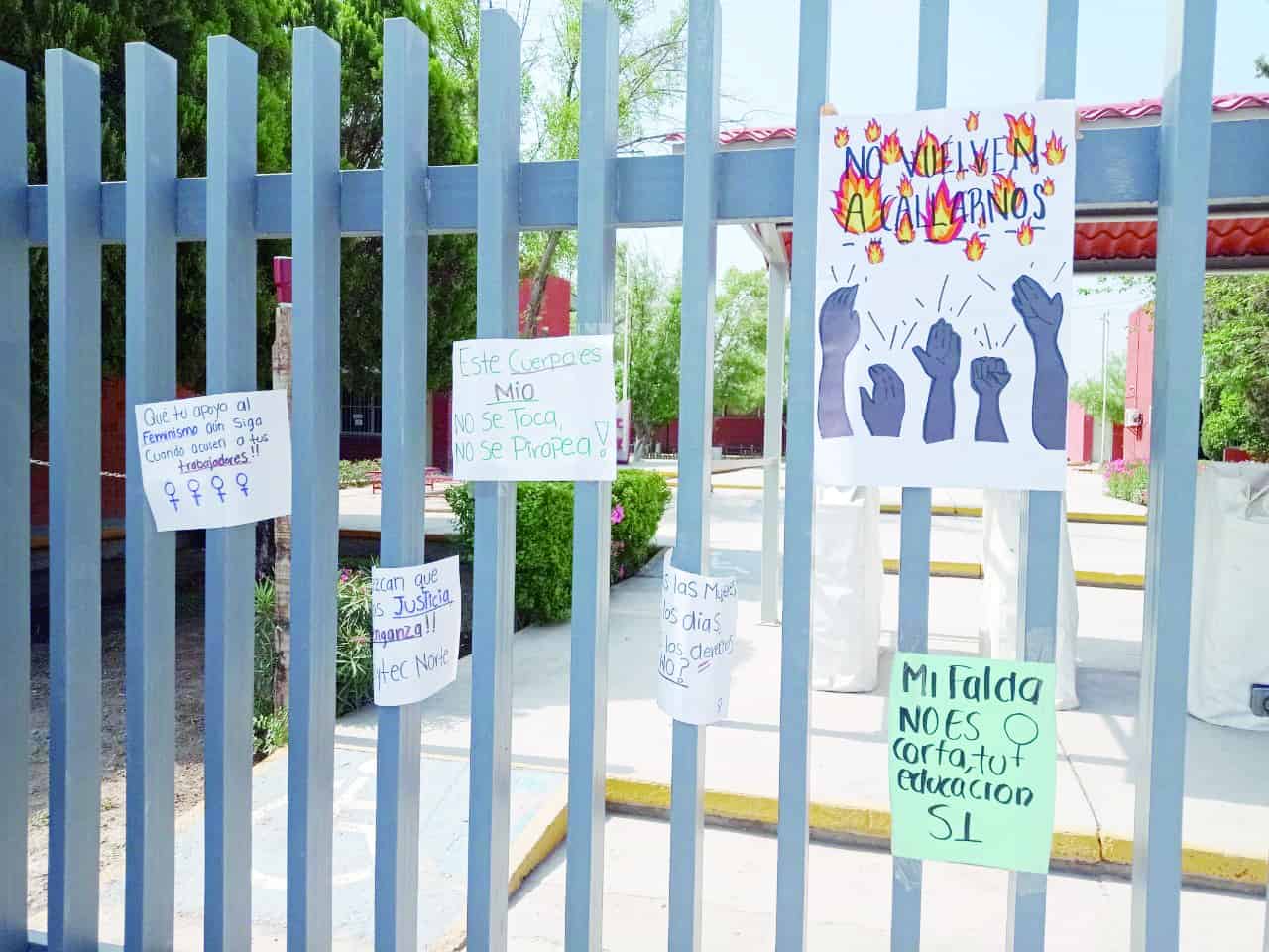 Si el plantel no cumple con la suspensión de docentes, familiares pedirán orden de restricción.