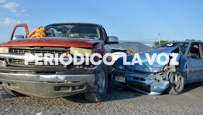 Un fuerte choque se suscitó sobre la carretera 57.