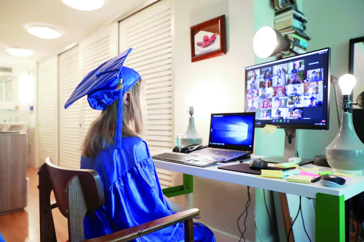 Autorizan graduaciones