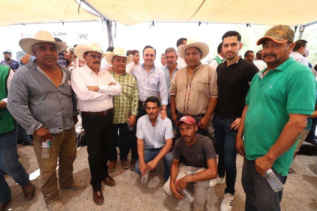 Pavimentan ejidos con Mejora Coahuila en San Pedro