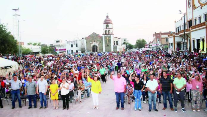 Sabinas: Rinde Diana homenaje a las mamás