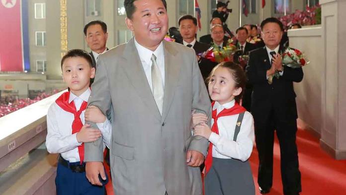Kim Jong Un felicita a Putin por “eliminar las amenazas políticas en Ucrania
