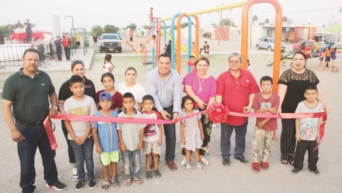 Amoroso festejo a mamás en Sabinas 
