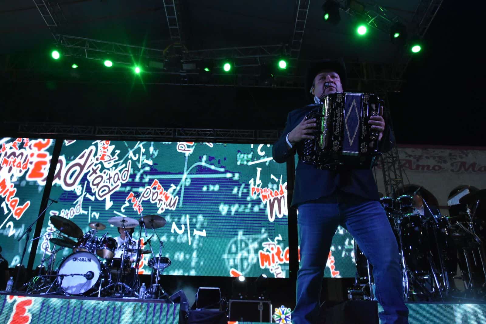 Grupo Pesado canta a las mamás monclovenses