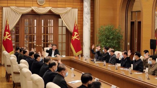 Corea del Norte reporta su primer caso; Ordenan cierre total