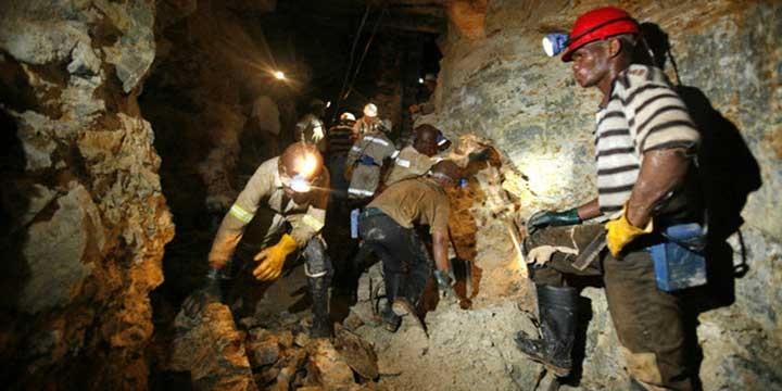 Refuerzan atención médica a mineros