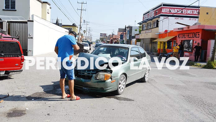 Lo chocan por no hacer alto