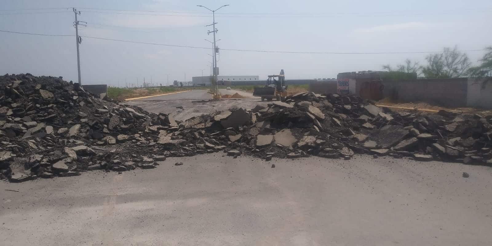 El Bulevar Lázaro Cárdenas fue una obra que se realizó en tiempo y forma, además fue auditada, el propietario de un predio reclamó después que concluyó la construcción, indicó el ex Alcalde Alfredo Paredes.