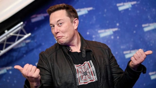 Elon Musk suspende la compra de Twitter por cuentas falsas