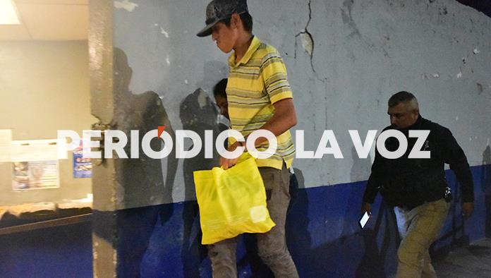 Andaba de encajoso