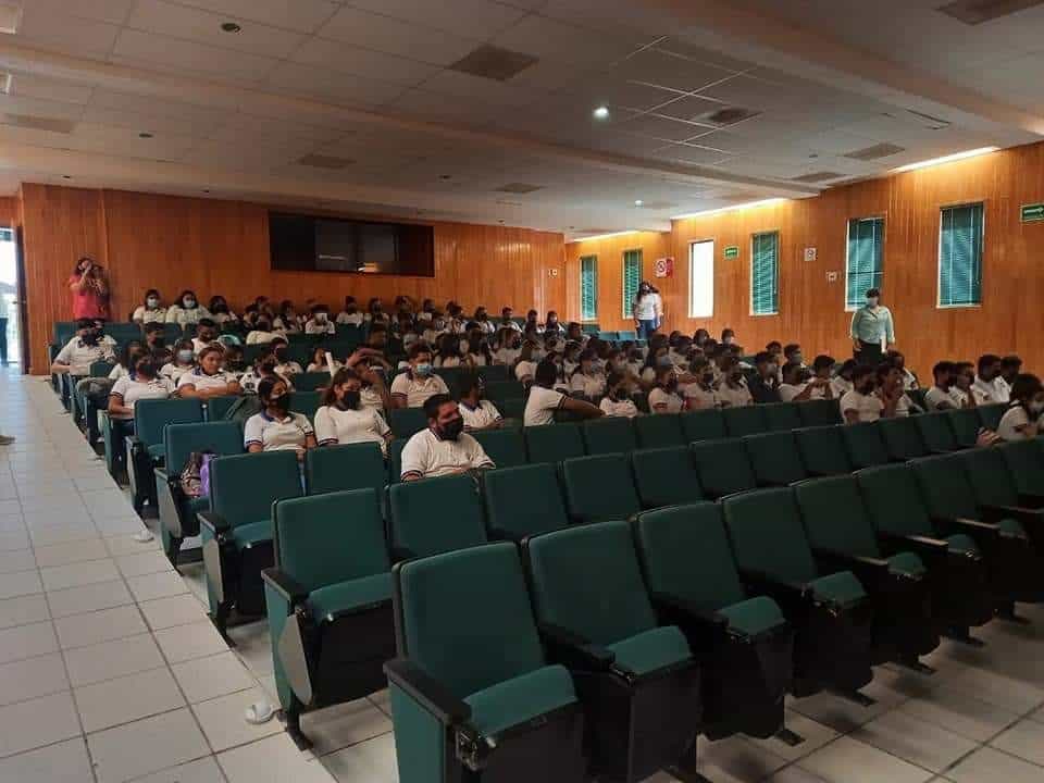 Para que las nuevas generaciones puedan prevenir la violencia se les brindó un curso a jóvenes del C.B.T.A #22.