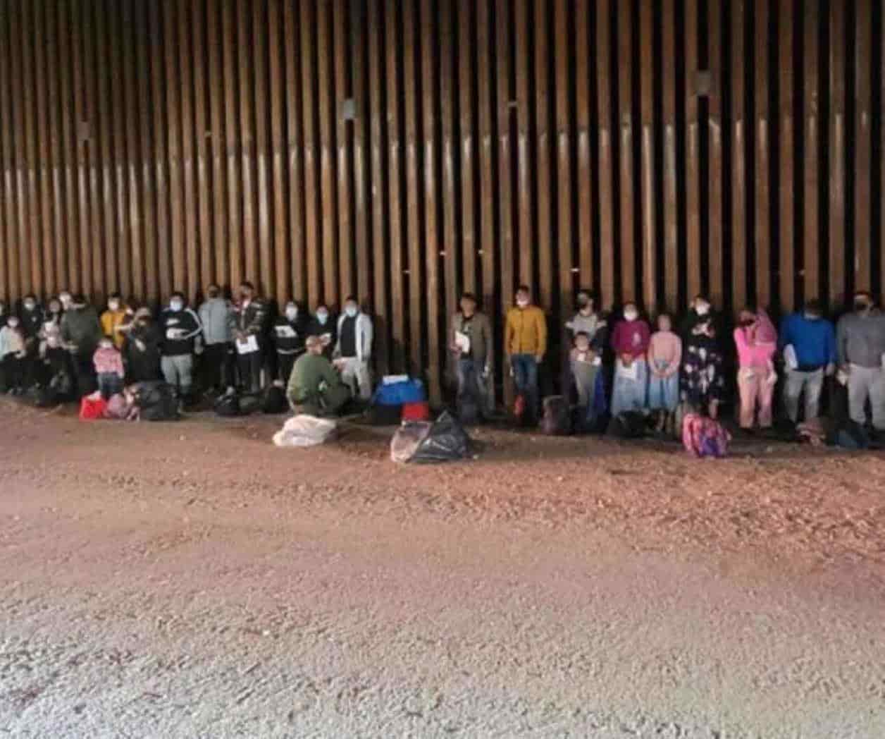 Patrulla Fronteriza rescata a 119 migrantes en el desierto