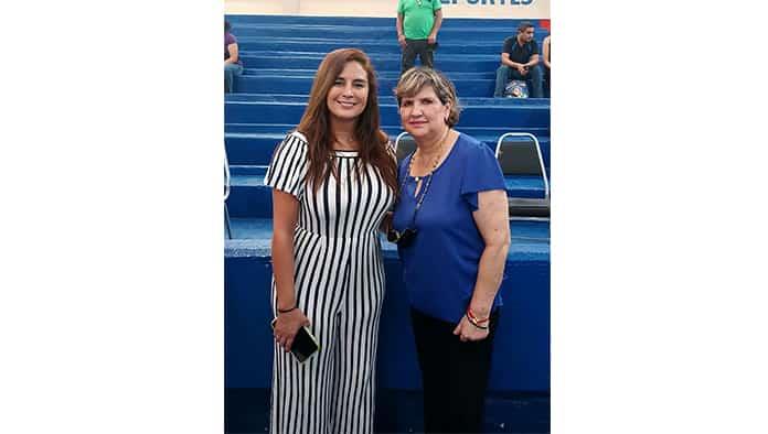 Acude Presidenta del DIF a inauguración de alberca
