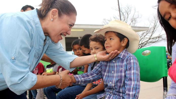 Mantiene Diana su compromiso con la educación