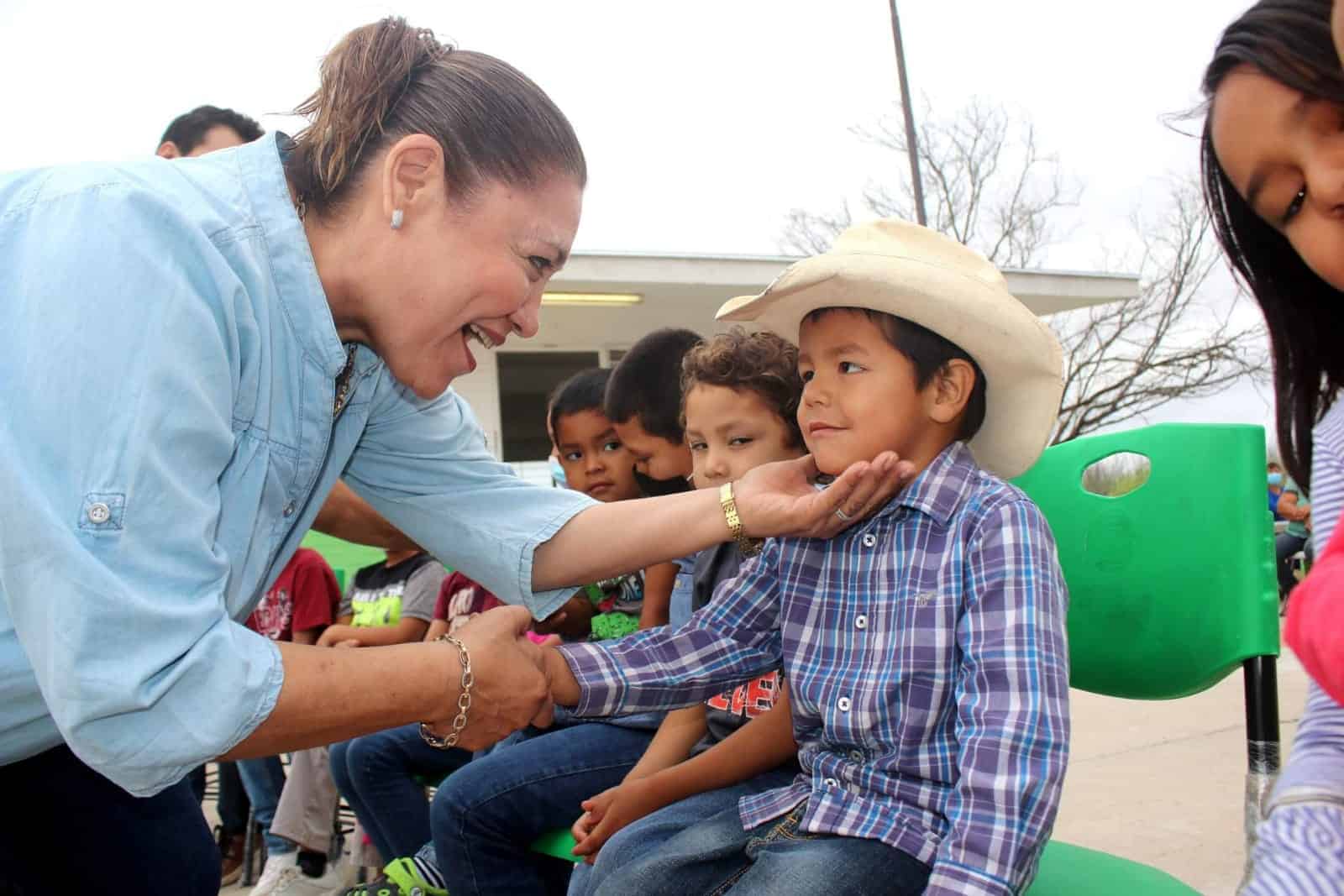 La Alcaldesa Diana Haro refrendó su compromiso con la educación de la niñez.
