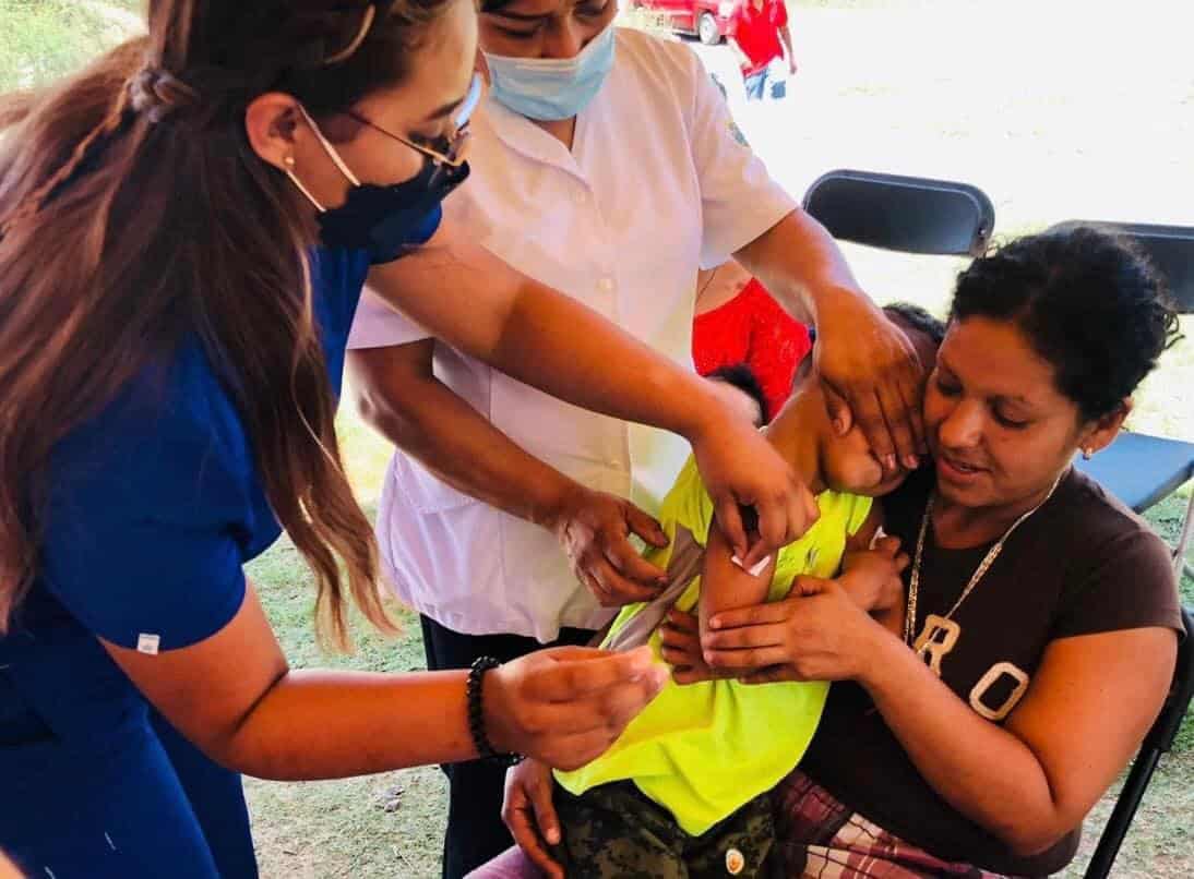 Vacunaron a menores de edad en Centro Comunitario.
