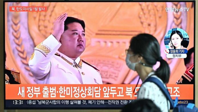 Kim Jong Un moviliza el ejército por brote de covid; Se reportan 1 millón de casos