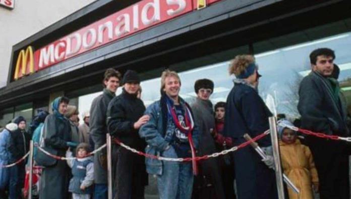 McDonalds le dice a adiós a Rusia; Cierran 850 restaurantes