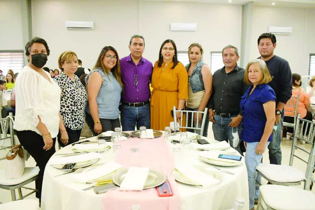 En este evento participaron cerca de poco más de 300 docentes.